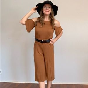 Boohoo Culotte Jumpsuit Tan/Rust Cold Shoulder